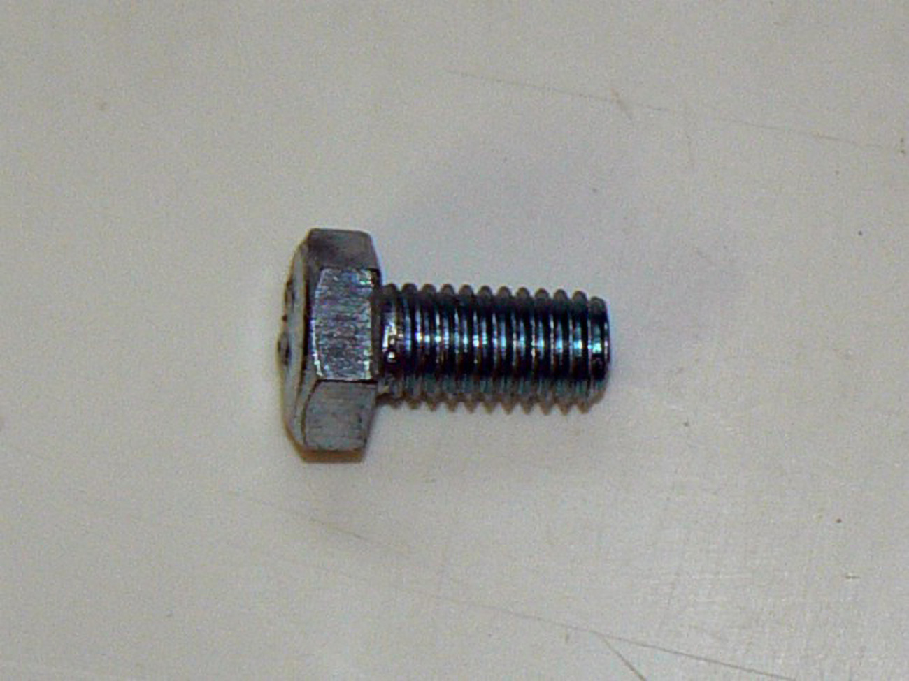 SROUB 6HR M8X16 DIN933 /02 1103.25/