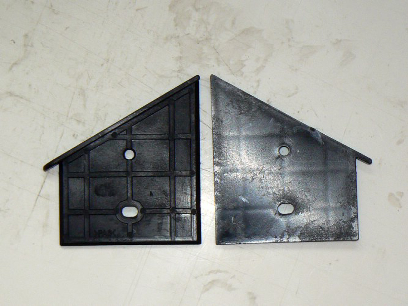 VLOZKA PLASTOVA 4 PRAVA STIPACKA 7T