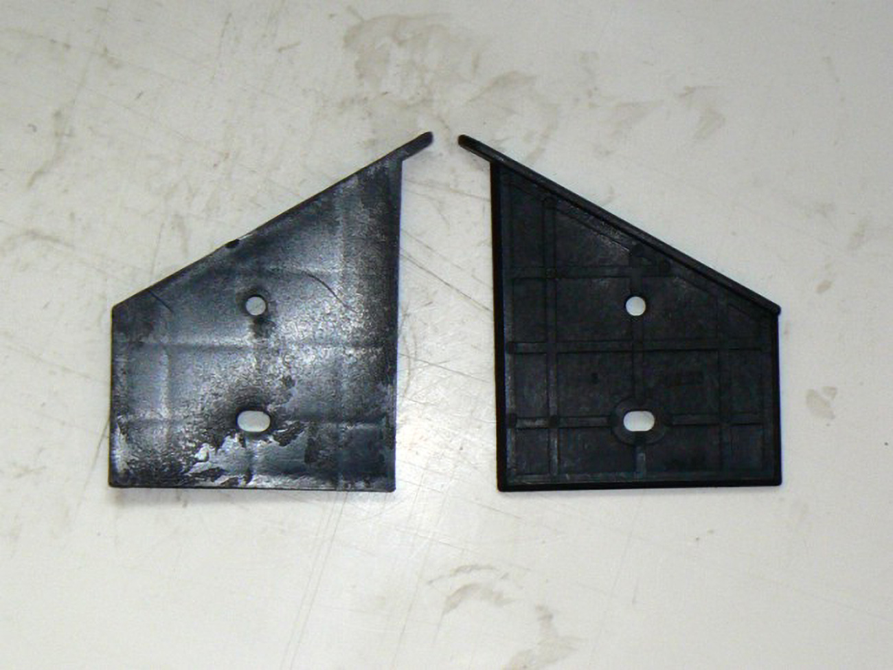 VLOZKA PLASTOVA 2 LEVA STIPACKA 7T