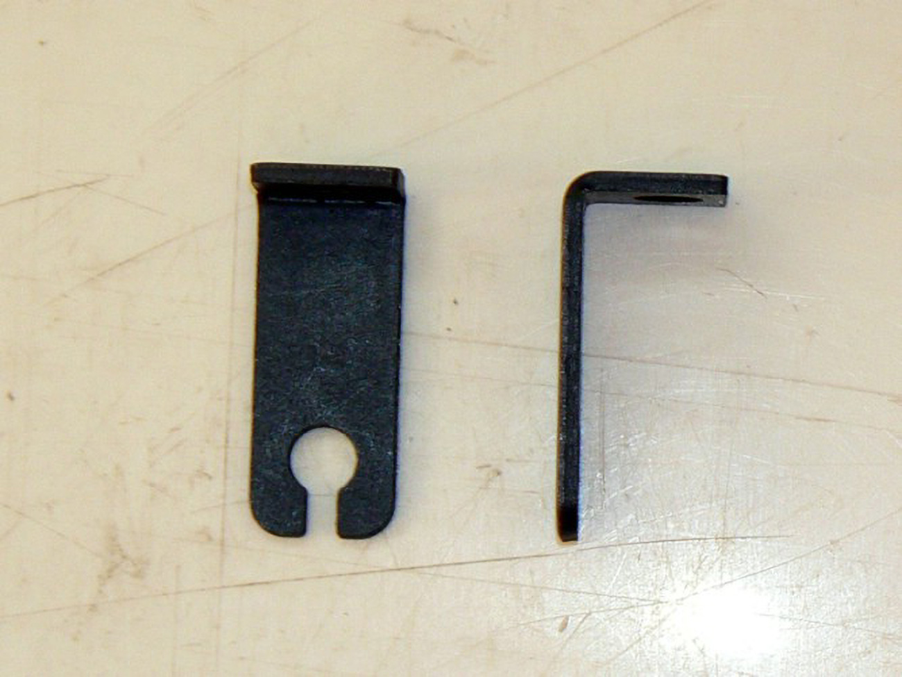 DRZAK BOWDENU SPOJKY *