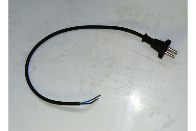 kabel se zástrčkou