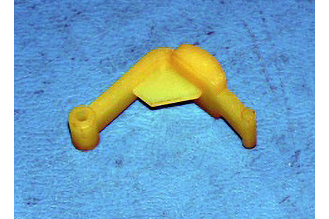 překlápěcí páčka zadního madla