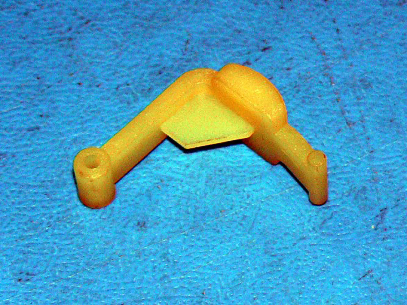 PACKA ZADNIHO MADLA PRIKLAPECI