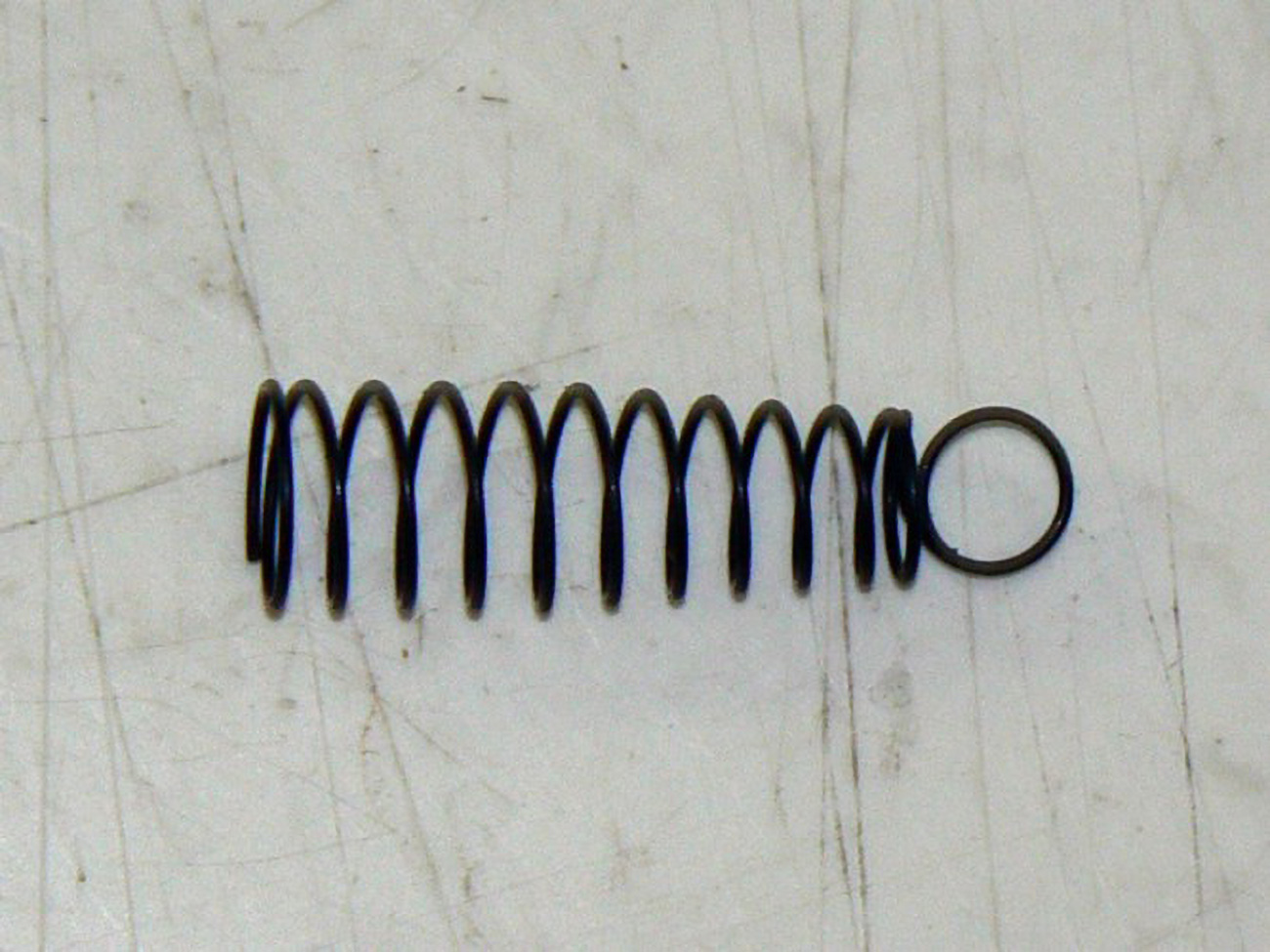 PRUZINA PAKY STREDNIHO KOLA