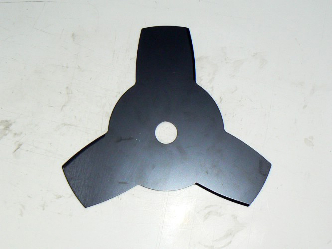 NUZ TRIZUBY SEKACI ABG