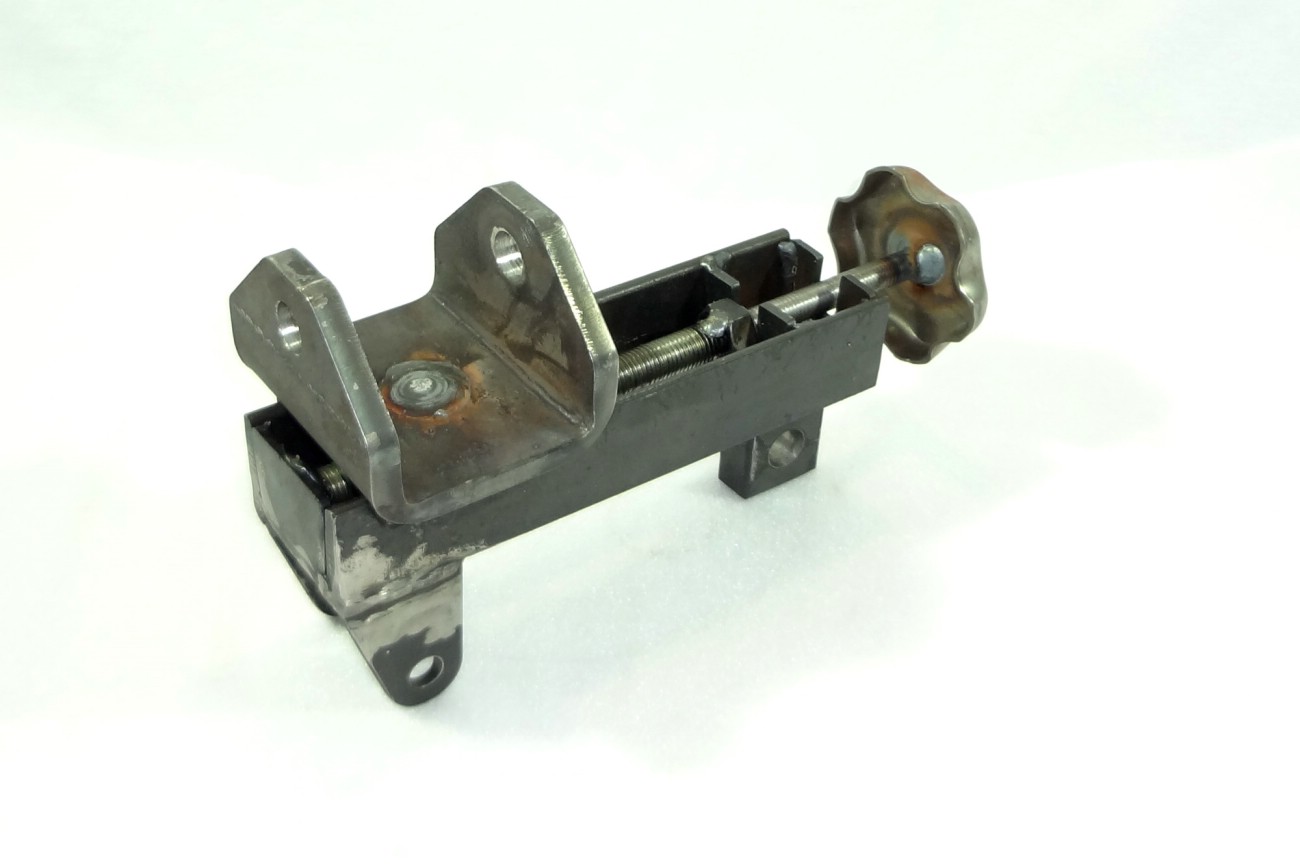 MECHANISMUS ZAVESU ZDVIHOVY