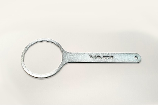 3002300005X KLIC NA CERNY FILTR KOHLER